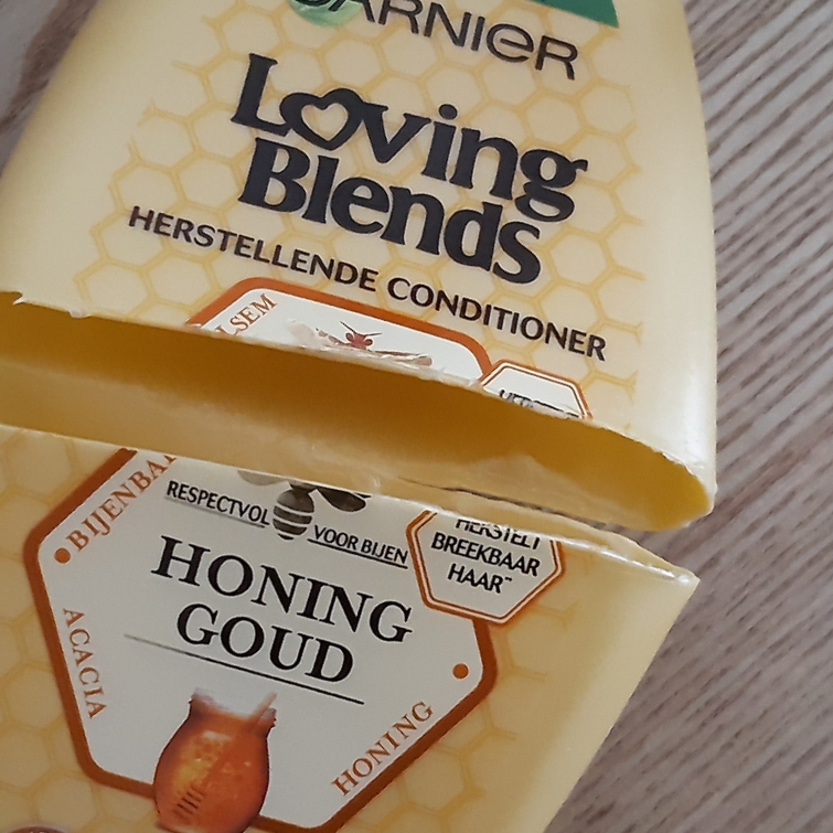 Garnier Loving Blends Honing Goud Conditioner 

